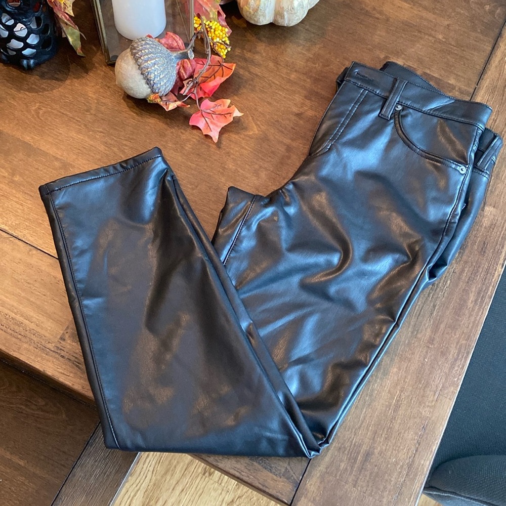 Banana Republic Ladies Faux Leather Pants- Size 6